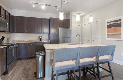 Gruene Apartamento | Landing at Lakeview Villas - 2 Bedrooms in New ...