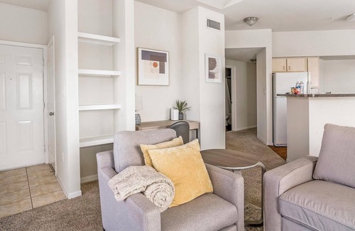 Southbelt/Ellington Apartamento | Landing | Stunning 2BD, Pool, Clubhouse