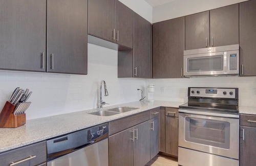 Terrell Heights Apartamento | Landing at Republic At Alamo Heights - 2 Bedroo...