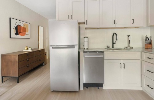Northeast Raleigh Apartamento | Landing | Stylish Studio, Pool, Gym