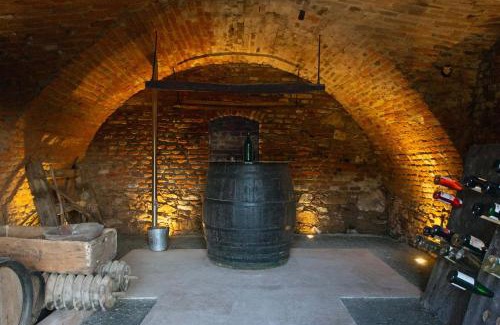 Fresing Chalet De Esquí | LandLoft in the Sausal wine region