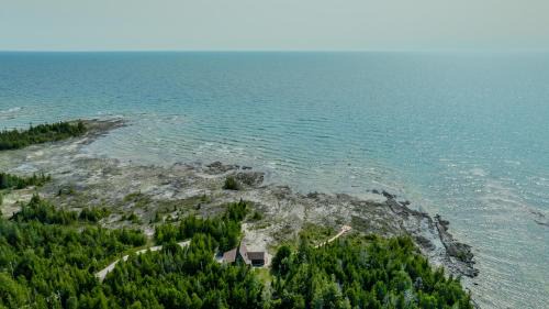 Tobermory Casa | Lands End Private Lakeside Escape