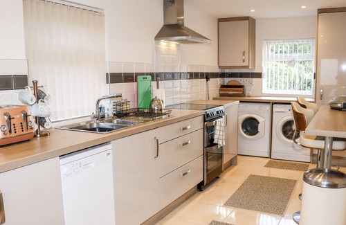 Ballycullane Cabaña | LANE COTTAGE, country holiday cottage in Ballycullane, County Wexford