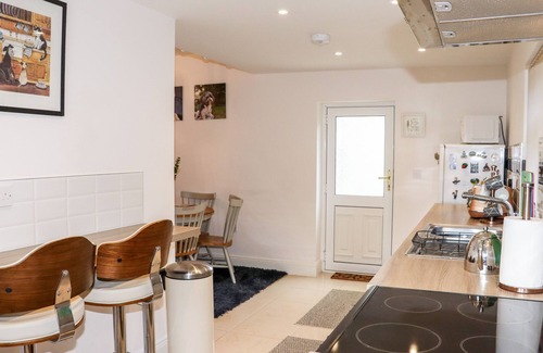 Ballycullane Cabaña | LANE COTTAGE, country holiday cottage in Ballycullane, County Wexford