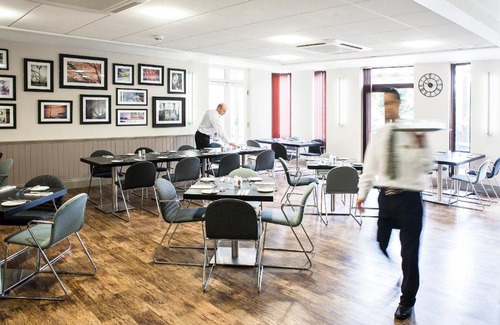 High Wycombe Hotel | Lane End