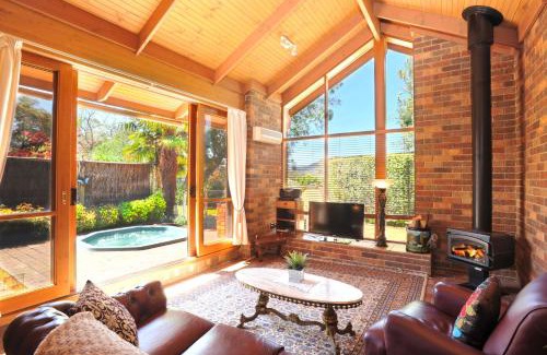 Yarra Junction Cabina | Langbrook Farm
