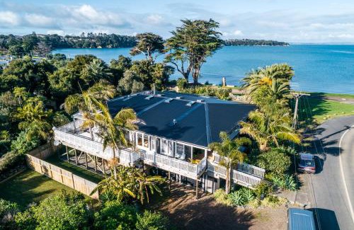 Surfdale Casa | Lannan Beach House - Stay Waiheke