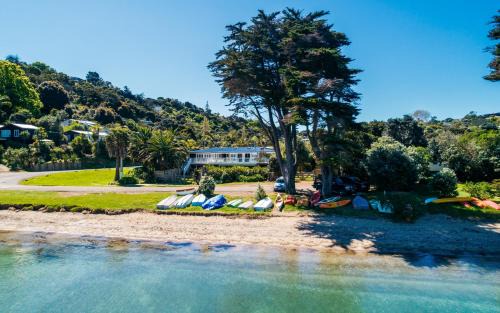 Surfdale Casa | Lannan Beach House - Stay Waiheke