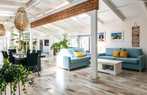 Surfdale Casa | Lannan Beach House - Stay Waiheke