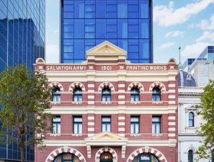 East Melbourne Hotel | Lanson Place Parliament Gardens