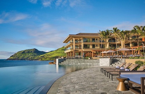 Foster Village Casa | Laola 4-Bdrm Townhouse,Breathtaking Views,Swimming pool & Carpor