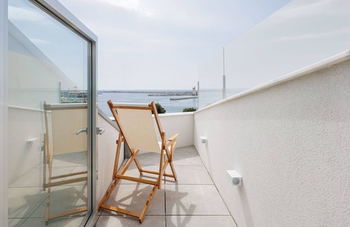 Povoa De Varzim Casa | Lapa 84-A luxury seafront beach house