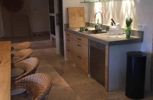 Rousset-les-Vignes Casa | Gran casa de campo renovada en Drôme Provençale para varias familias o amigos.
