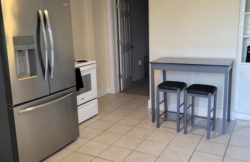 Cascade Apartamento | Large 1 Bed Apt,Private,Clean,Near Casino,Ind Park,Rivers,All new remodel.