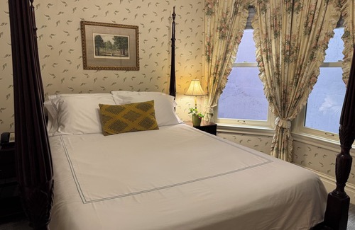 Nob Hill Hotel | Large 1 Bedroom Apartment