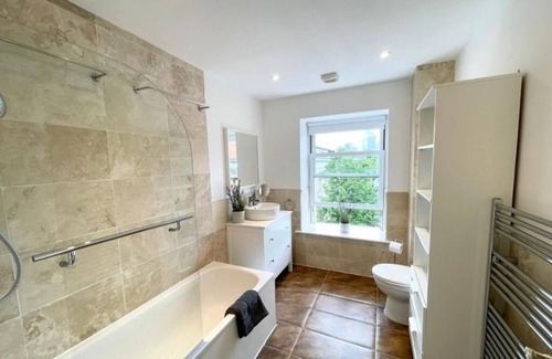 Canning Town South Apartamento | Large 1 Bedroom Apartment in Canning Town close to 02 Arena, Canary Wharf