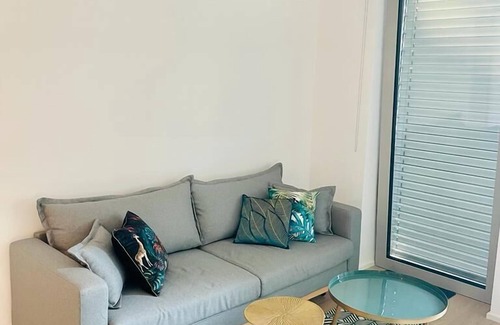 Gare Apartamento | Large 1 bedroom -Center terrace parking