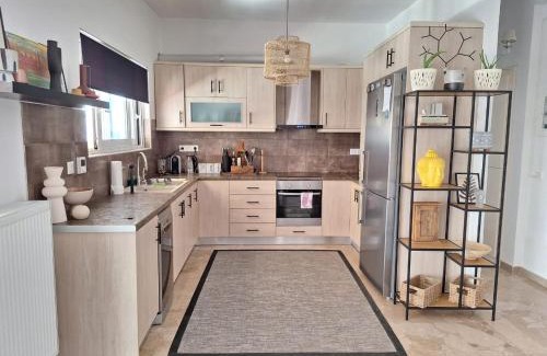 Kinosargous Apartamento | Large 1 bedroom Penthouse with Large Terrace