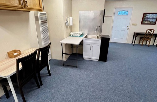 Frazier Park Apartamento | Large 2 bedroom 1 bath temporary housing, can sleep up to 6 people. Quiet place
