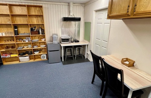 Frazier Park Apartamento | Large 2 bedroom 1 bath temporary housing, can sleep up to 6 people. Quiet place