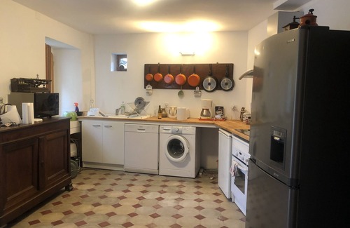 Florac Casa | Large 200 m2 house with garden, terraces and courtyard. Florac Center.