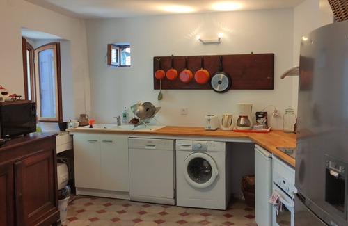 Florac Casa | Large 200 m2 house with garden, terraces and courtyard. Florac Center.