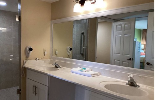 Weston Condominio | Large 2BR 2BTH Timeshare Apt in Weston, Fl. @ Vacation Village 2/3-2/10