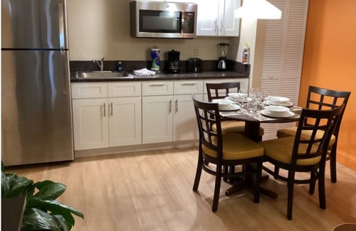Weston Condominio | Large 2BR 2BTH Timeshare Apt in Weston, Fl. @ Vacation Village 2/3-2/10