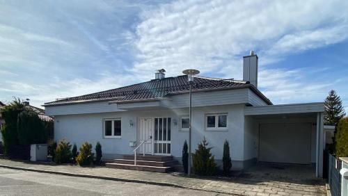 Munchen District Apartamento | Large 3-BR Apt for 6 - direct train to Oktoberfest