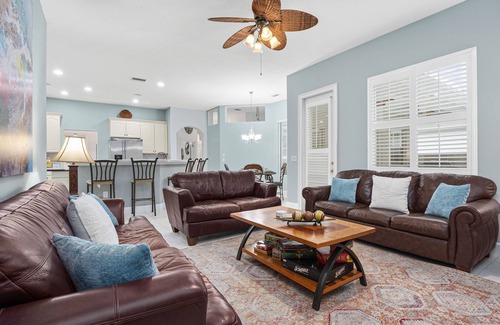 Ridgewood Lakes Casa | Large 4/5 bedroom private screened pool home on quiet street not overlooked