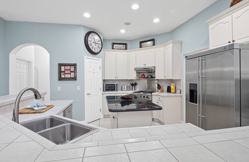 Ridgewood Lakes Casa | Large 4/5 bedroom private screened pool home on quiet street not overlooked