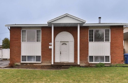 Saint-Hubert Casa | Large 4 Bed House - 25mn from Montreal