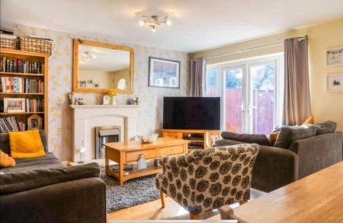 Wyken Condominio | Large 4 Bedroom House in Central Coventry