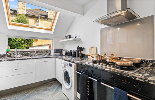 Bath Casa | Large 4 bedroom House in Bath - Sleeps 11