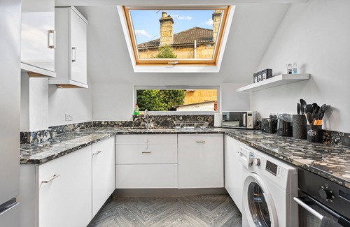 Bath Casa | Large 4 bedroom House in Bath - Sleeps 11