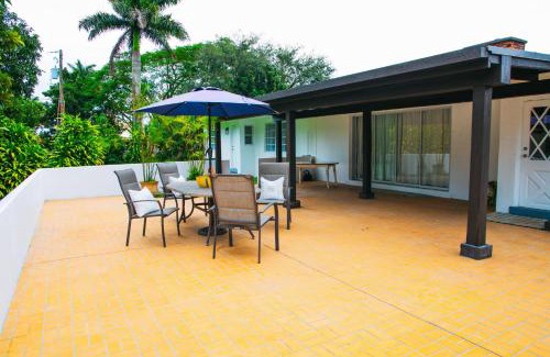 Homestead Casa | Large 4br, 3ba Home 2 Acresclose To The Keys!