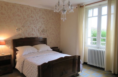 Le Boupere Casa | Grande 5 Dormitorio pareada + grandes jardines privados y conexión gratuita a internet ilimitada
