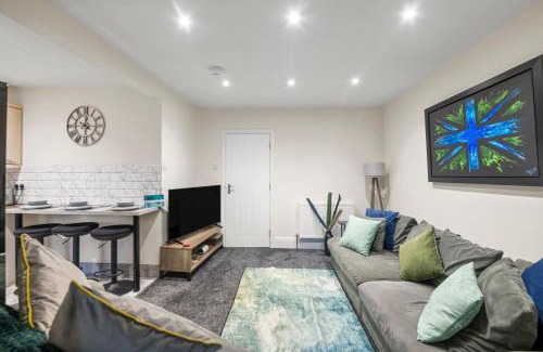 Cowley Casa | Large 5 Bedroom-Free Parking-Great Transport Links