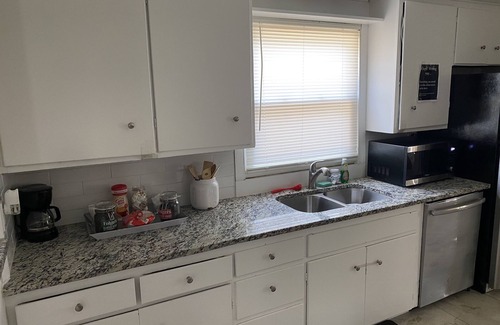 Warren Casa | Large 5 Bedroom Home King Bed