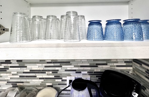Northwest Edmonton Casa | ✨Large 5 bedroom home w/ parking / wifi / yard