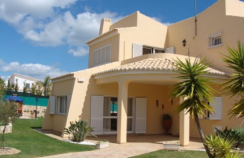 Sesmarias Villa | Large 5 bedroom Villa, internet + Tv satelite + air conditioning free