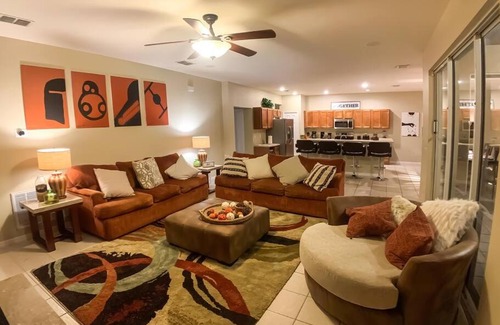 Bellavida Casa | Large 6 Bedroom Home Near Disney World - Private Pool, Hot Tub and Grill