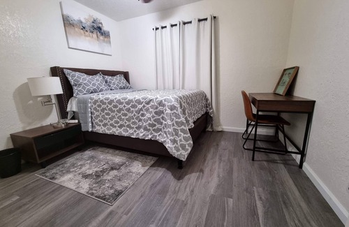 Columbia Casa | Large 6b/3b home with Huge Lot and RV Parking! King Bed!