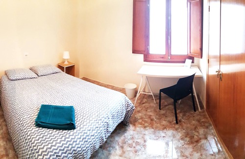 El Cabanyal Apartamento | Amplio apartamento de 7 dormitorios cerca de la playa.
