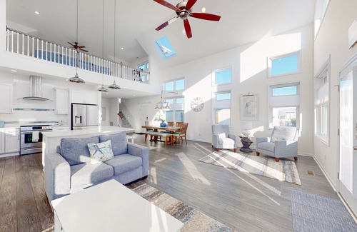 Montego Bay Casa | Large and Beautiful House 2 Blocks From Beach w/Shared Pool, Central AC, WiFi