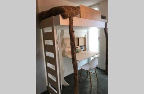 Amsterdam East Casa | Large and cosy house on the water: free Parking