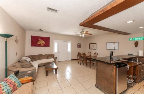 San Marcos Casa | Large and Cozy Home Near River and Downtown
