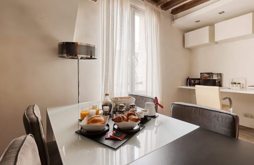 6th Arrondissement Apartamento | Large and Modern 1Brd Flat at Lovely Saint Germain