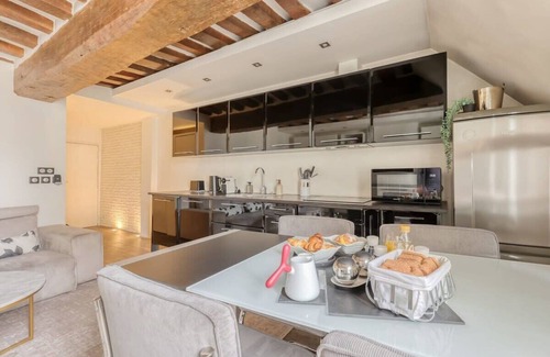 6th Arrondissement Apartamento | Large and Modern 1Brd Flat at Lovely Saint Germain