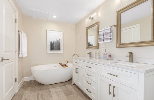 Southeast Casa | Large and unique home with lots of space to spread out!